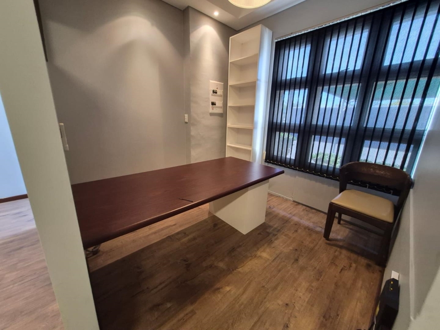 To Let Commercial Property for Rent in Pinelands Western Cape